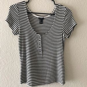 Forever 21 Black & white striped women’s crop top